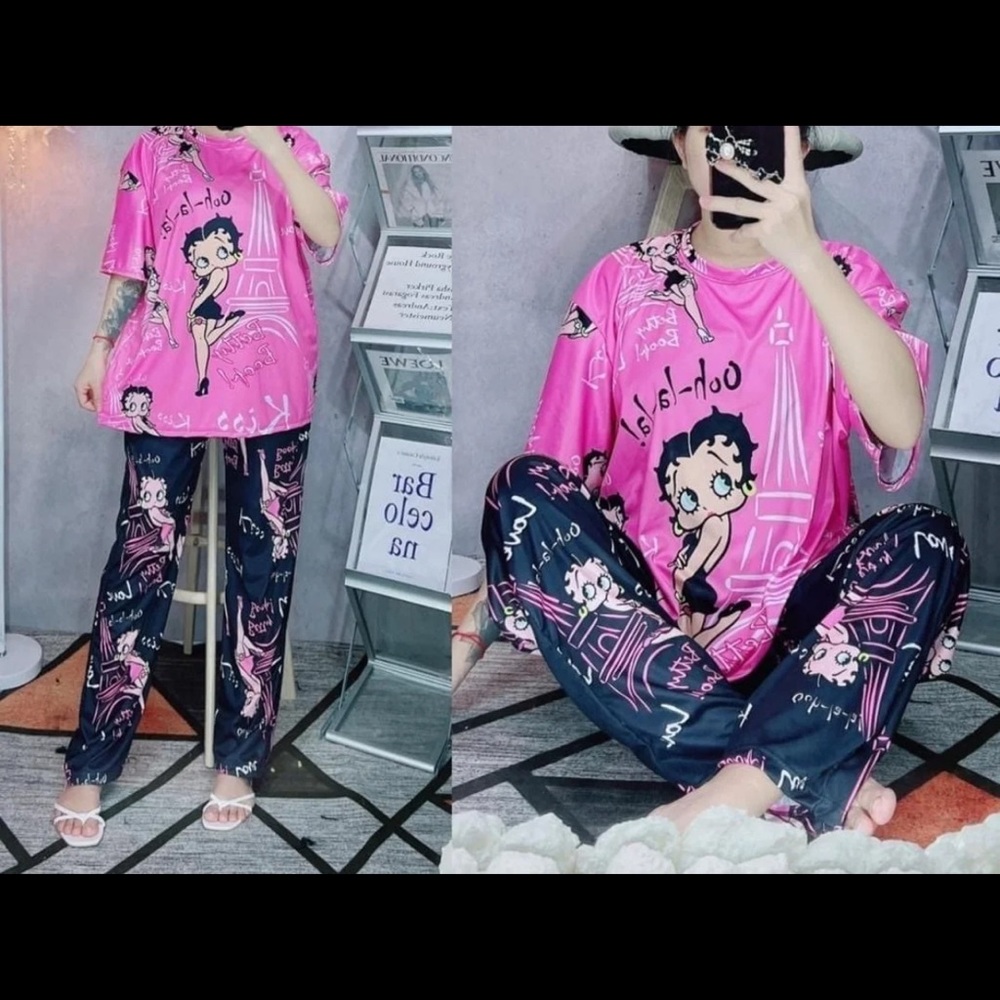 Beautiful pj set
4D  soft elastic cotton 
Fits S to XL